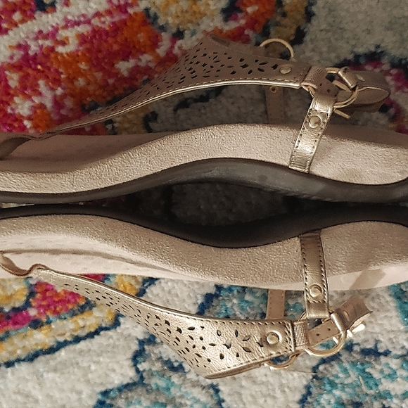 Women's Vionic Slingback Thong Sandals Metallic Gold Leather, size 9 - Picture 5 of 9